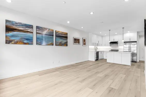 201 6688 Royal Avenue, West Vancouver For Sale - image 23