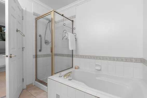 101 160 West Keith Road, North Vancouver For Sale - image 18