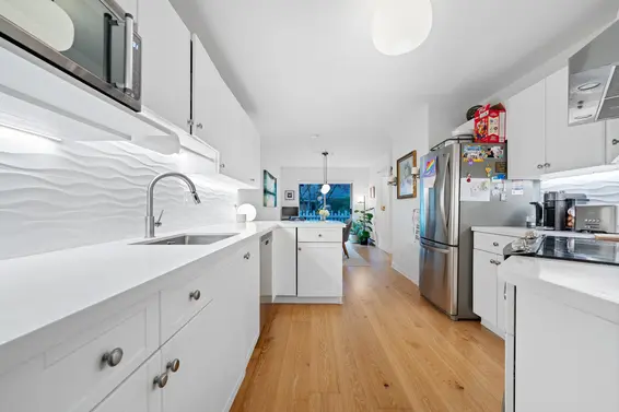 10 222 East 5 Street, North Vancouver For Sale - image 10