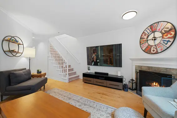 10 222 East 5 Street, North Vancouver For Sale - image 15