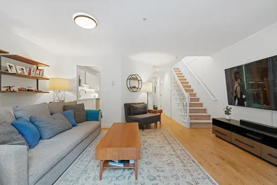 10 222 East 5 Street, North Vancouver For Sale - image 17