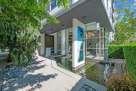 1108 158 West 13 Street, North Vancouver