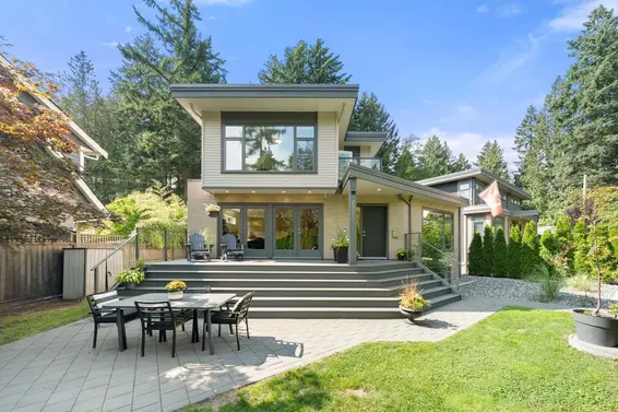 2025 Mackay Avenue, North Vancouver For Sale - image 1