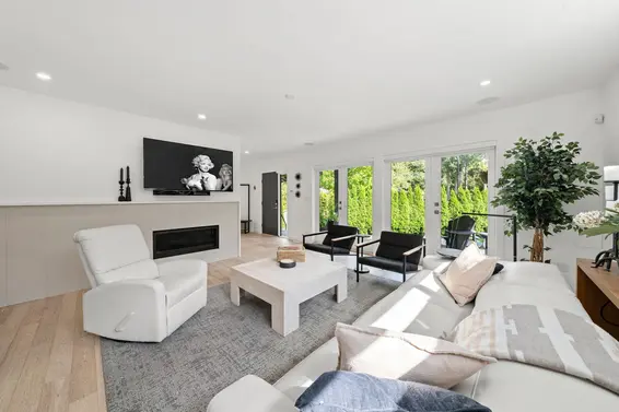 2025 Mackay Avenue, North Vancouver For Sale - image 5
