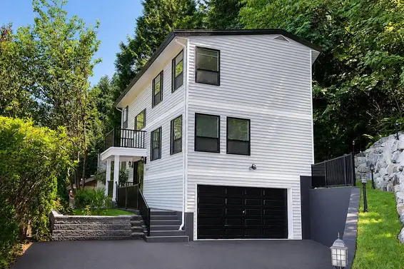 5530 Greenleaf Road, West Vancouver