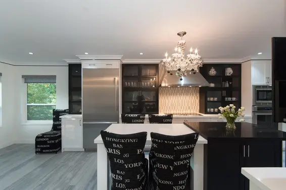5530 Greenleaf Road, West Vancouver For Sale - image 10