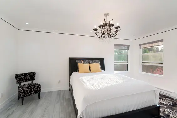 5530 Greenleaf Road, West Vancouver For Sale - image 12