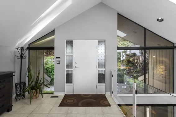 2 Strachan Point Road, West Vancouver For Sale - image 15