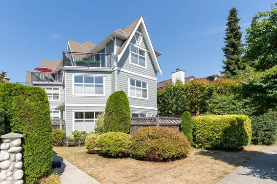 1 252 West 13th Street, North Vancouver