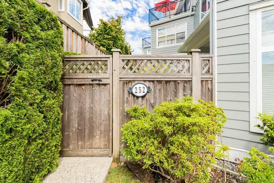 1 252 West 13th Street, North Vancouver For Sale - image 2