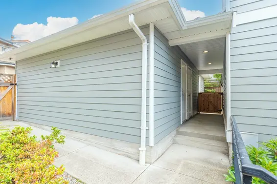 1 252 West 13th Street, North Vancouver For Sale - image 33