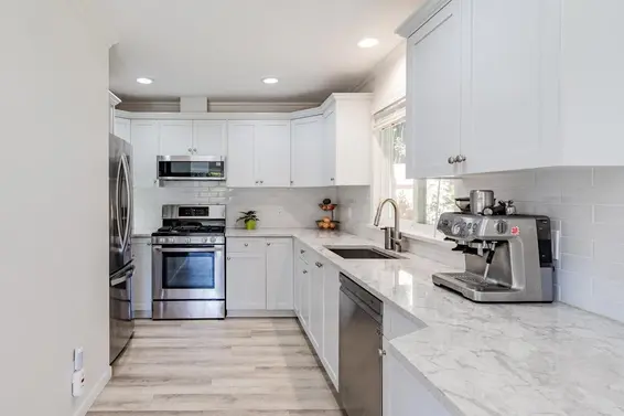 1 252 West 13th Street, North Vancouver For Sale - image 7
