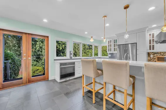 4941 Water Lane, West Vancouver For Sale - image 11
