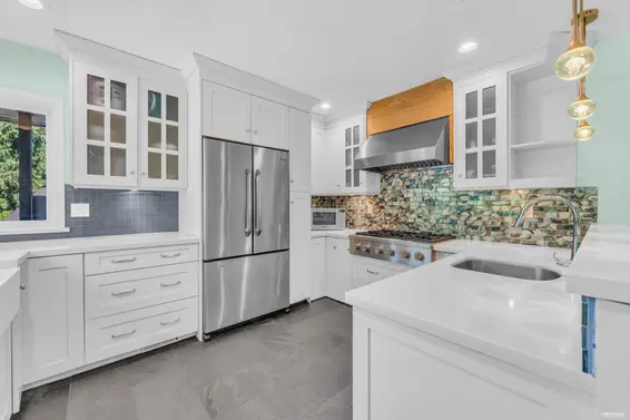 4941 Water Lane, West Vancouver For Sale - image 12