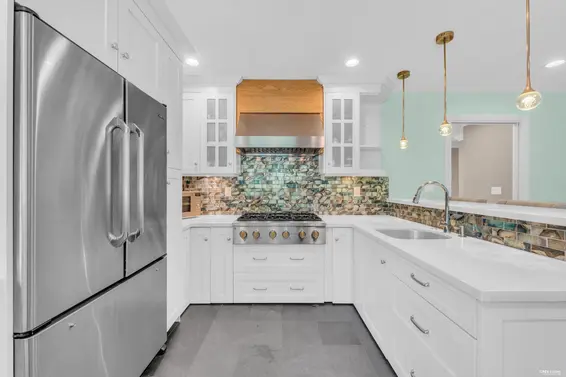 4941 Water Lane, West Vancouver For Sale - image 13