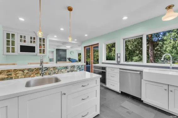 4941 Water Lane, West Vancouver For Sale - image 15
