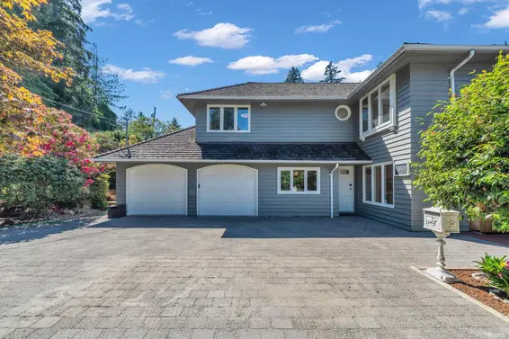 4941 Water Lane, West Vancouver For Sale - image 3