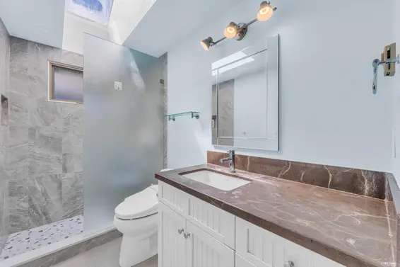 4941 Water Lane, West Vancouver For Sale - image 31