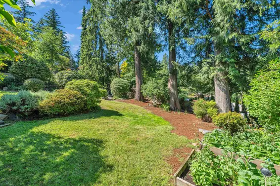 4941 Water Lane, West Vancouver For Sale - image 34