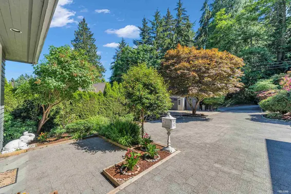 4941 Water Lane, West Vancouver For Sale - image 35