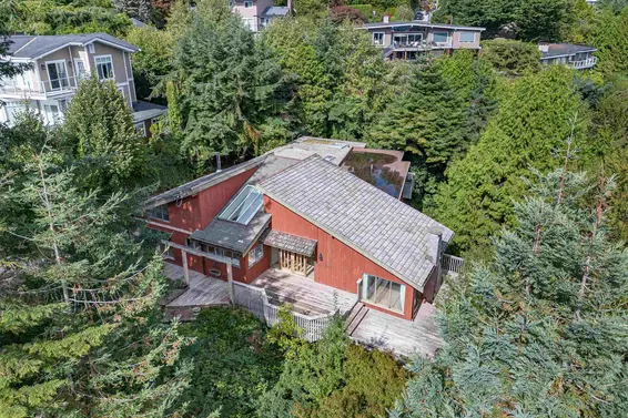 568 St. Andrews Place, West Vancouver