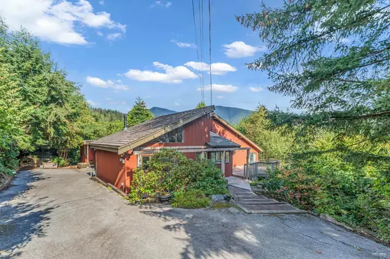 568 St. Andrews Place, West Vancouver For Sale - image 2