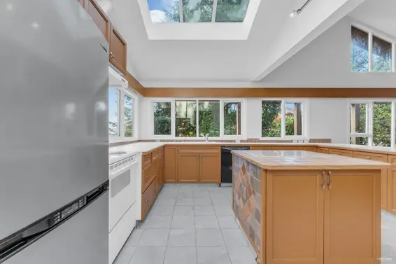568 St. Andrews Place, West Vancouver For Sale - image 9