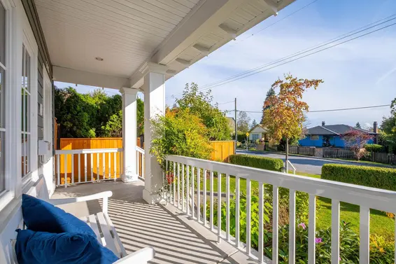 308 East 9th Street, North Vancouver For Sale - image 2