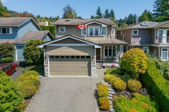 3512 Calder Avenue, North Vancouver