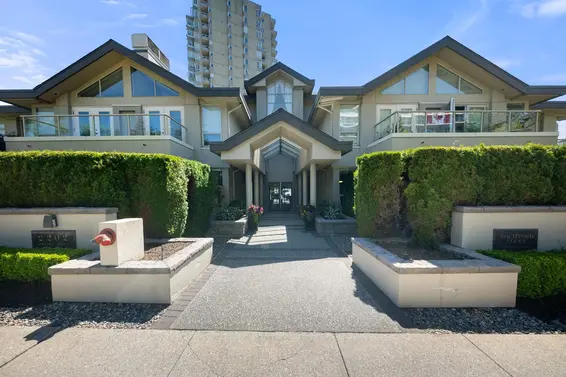 101 2202 Marine Drive, West Vancouver