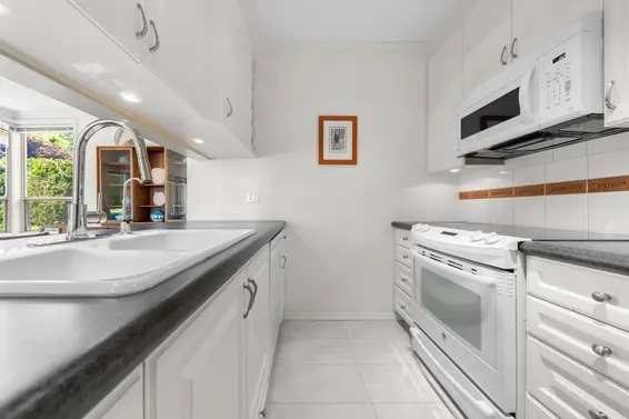 101 2202 Marine Drive, West Vancouver For Sale - image 10