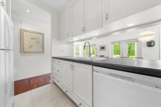 101 2202 Marine Drive, West Vancouver For Sale - image 12