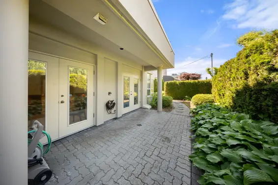 101 2202 Marine Drive, West Vancouver For Sale - image 25