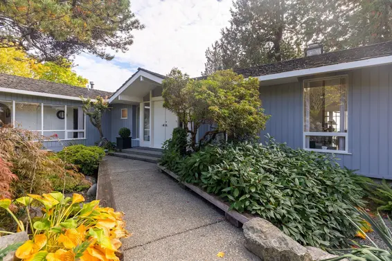 1191 Queens Avenue, West Vancouver