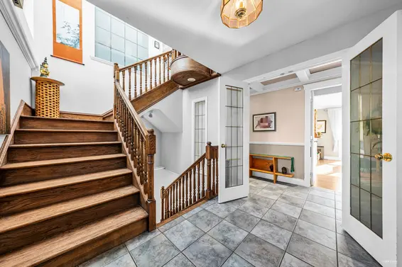 4621 Woodburn Place, West Vancouver For Sale - image 2