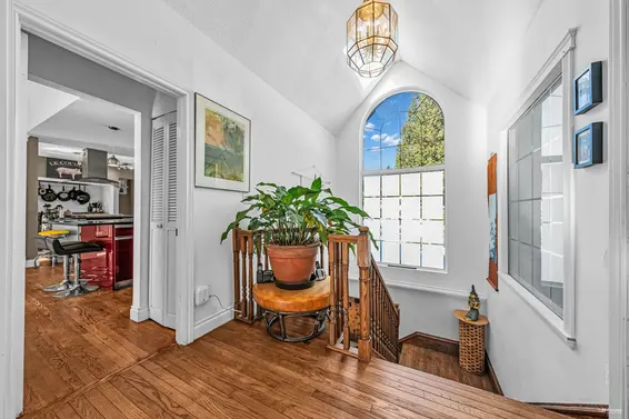 4621 Woodburn Place, West Vancouver For Sale - image 3