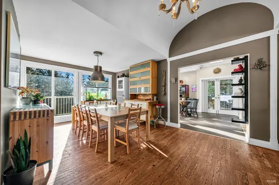4621 Woodburn Place, West Vancouver For Sale - image 5