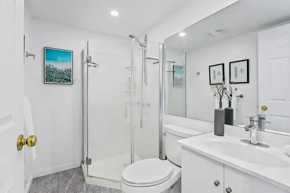 800 Calverhall Street, North Vancouver For Sale - image 21