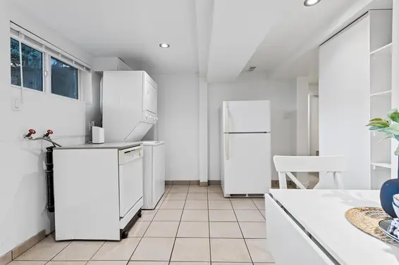 800 Calverhall Street, North Vancouver For Sale - image 23