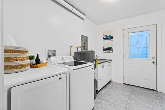 800 Calverhall Street, North Vancouver For Sale - image 24