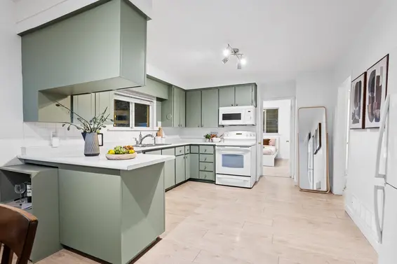 800 Calverhall Street, North Vancouver For Sale - image 32