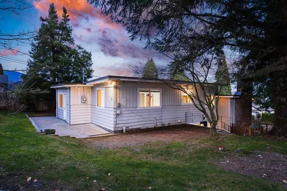 800 Calverhall Street, North Vancouver For Sale - image 37