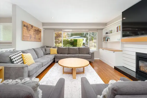 799 Plymouth Drive, North Vancouver For Sale - image 3