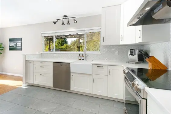 799 Plymouth Drive, North Vancouver For Sale - image 7