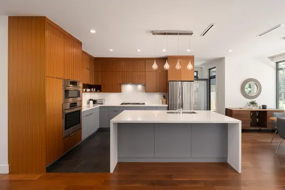 812 East 6th Street, North Vancouver For Sale - image 2