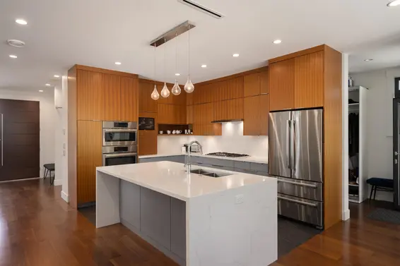 812 East 6th Street, North Vancouver For Sale - image 3