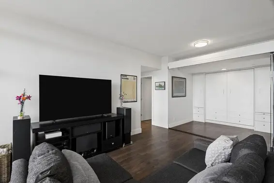 2303 1550 Fern Street, North Vancouver For Sale - image 8