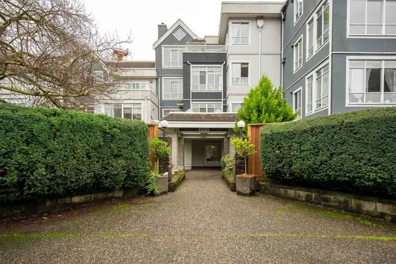 206 855 West 16th Street, North Vancouver