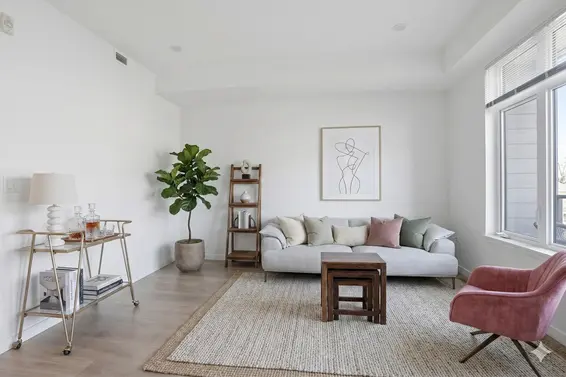 414 725 Marine Drive, North Vancouver For Sale - image 5