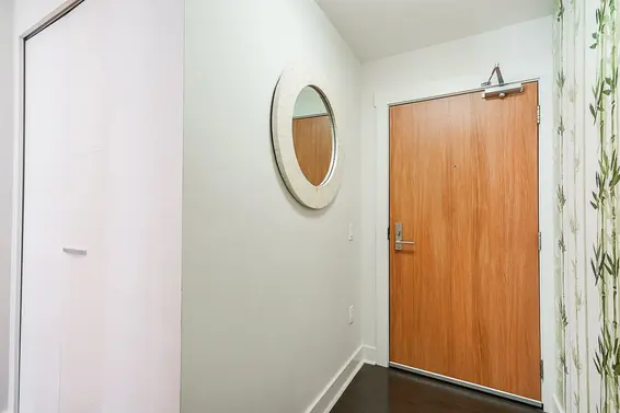 204 733 West 14Th Street, North Vancouver For Sale - image 3
